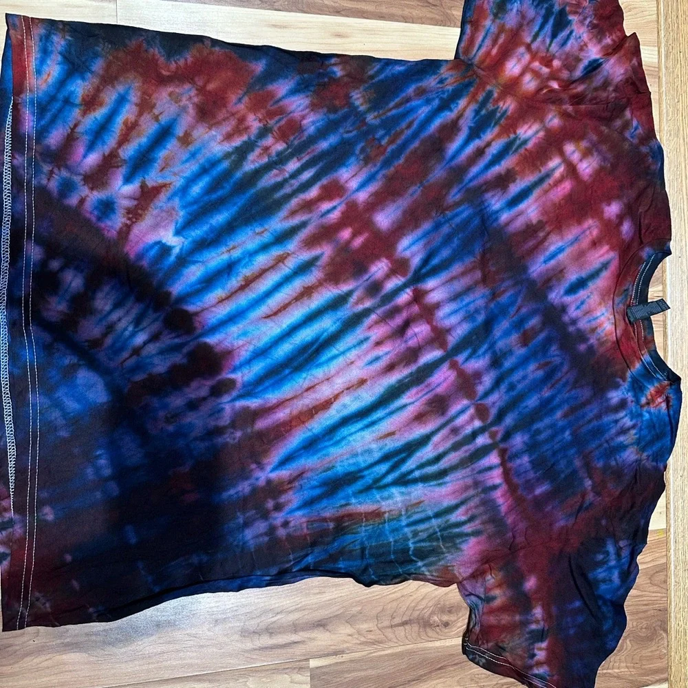 Women's Short Sleeve Tie-Dye Tee in Brown & White - Picture 3 of 3